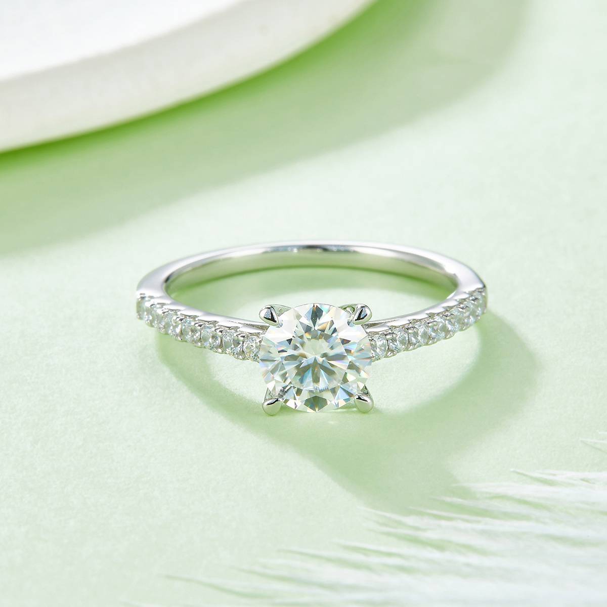 Micro inlaid round S925 silver plated white gold moissanite diamond women's ring 1.0 carat D-grade